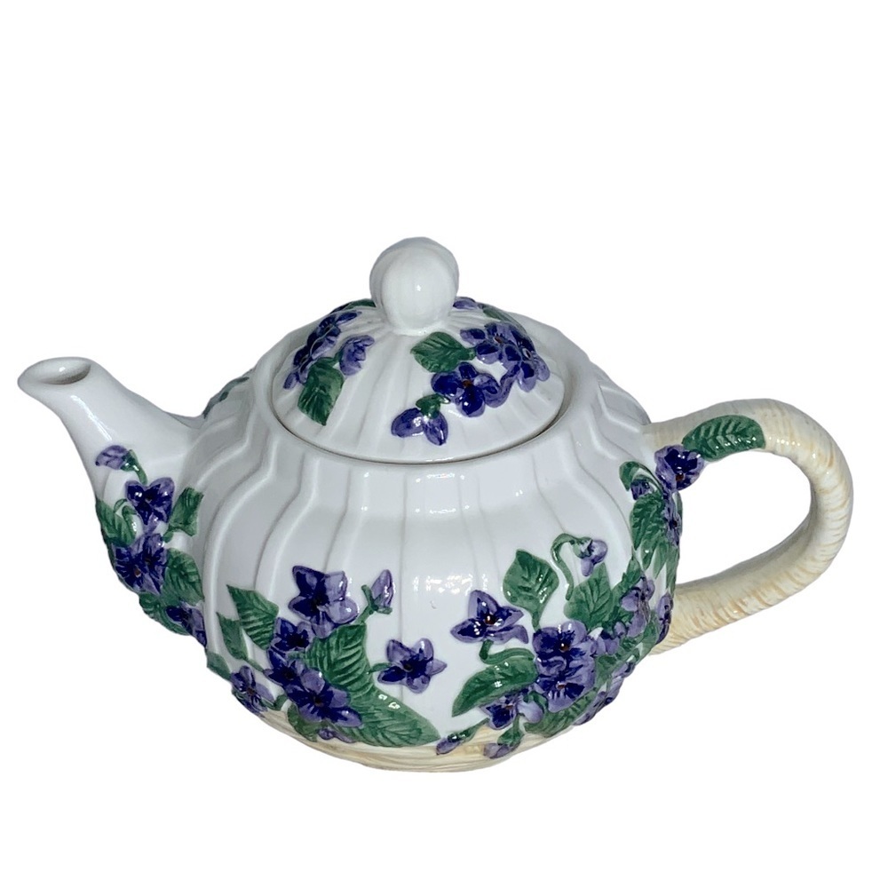 Vintage Teapot Raised Purple Violets in Basket Floral Hand Painted Large 1980’s - Picture 9 of 16